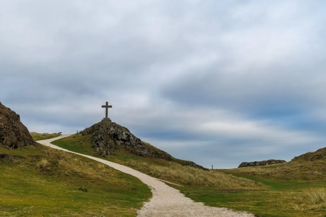 Anglesey llanddwyn cross headland