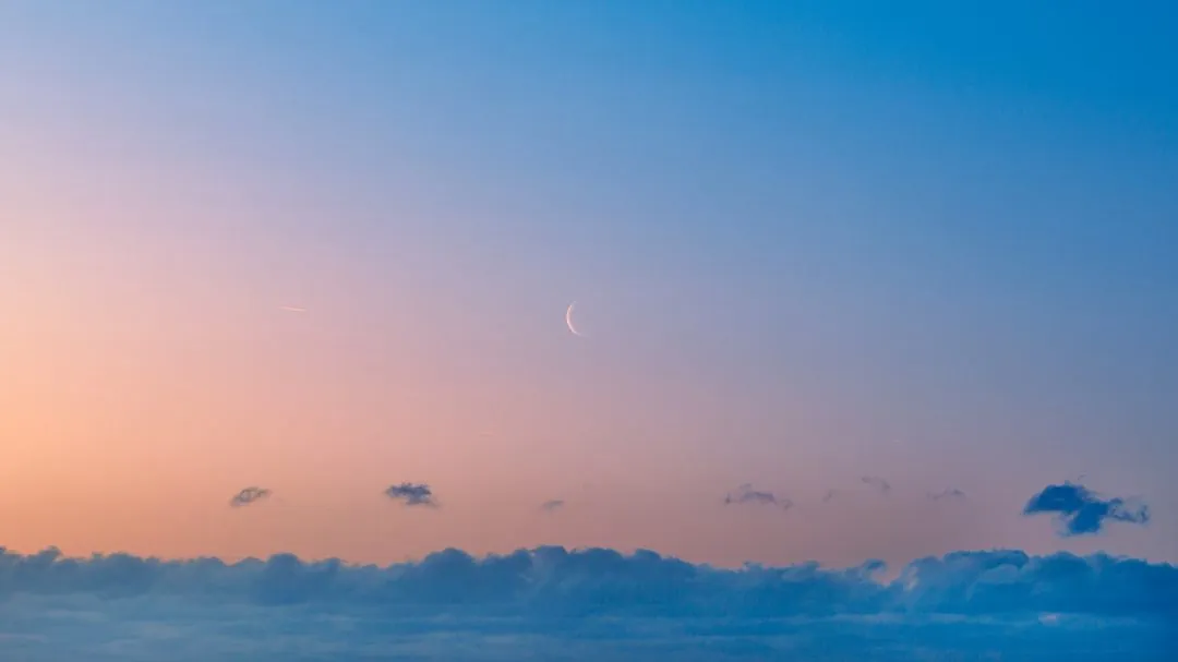 Crescent moon contrails sunset, Broadmarsh