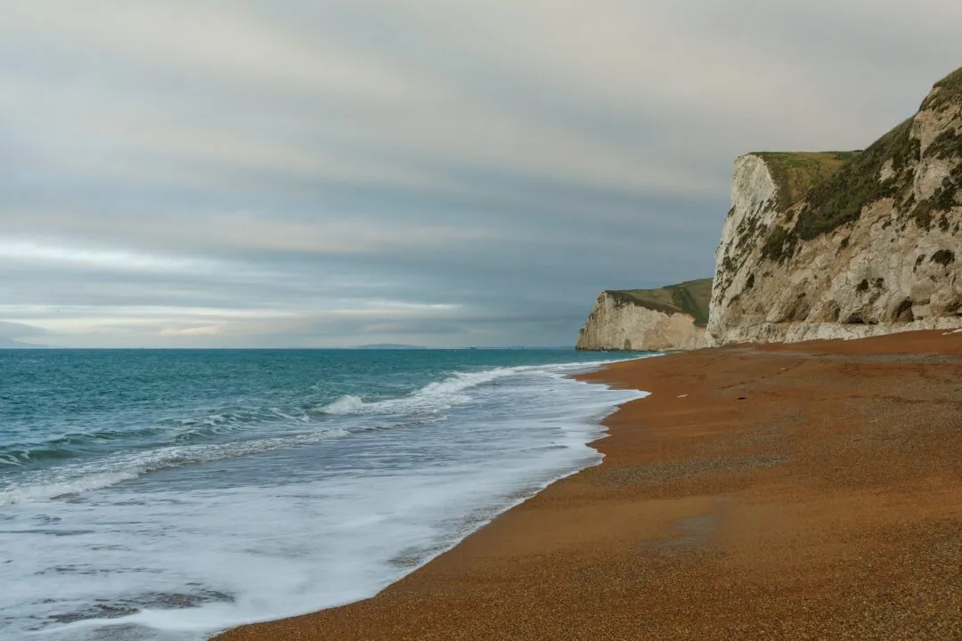 Durdle door arch dramatic