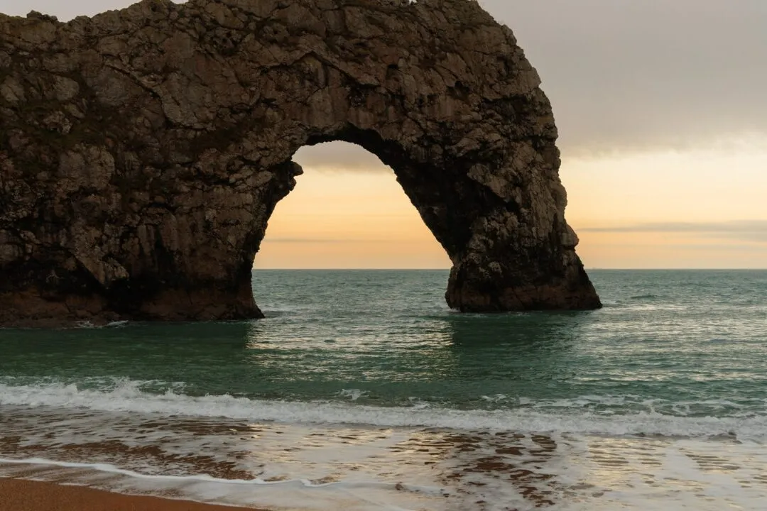 Durdle door arch golden hour