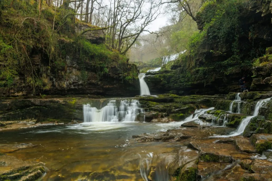 Four waterfalls gorge cliff