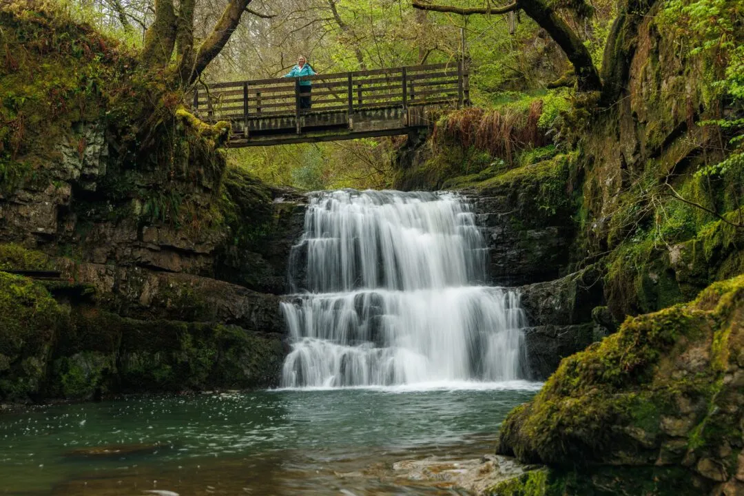 Four waterfalls hiker scale