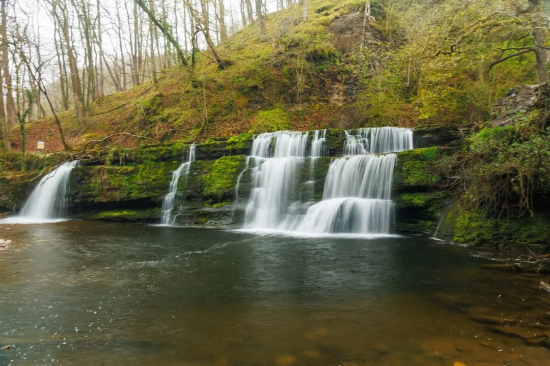 Four waterfalls wide pool