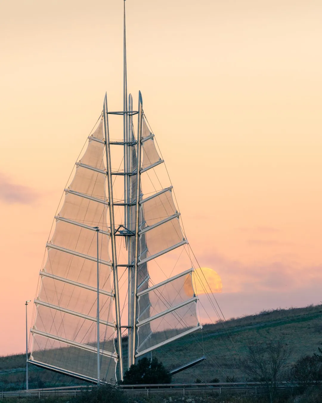Moon sail support bars golden sunset, Hilsea Lines
