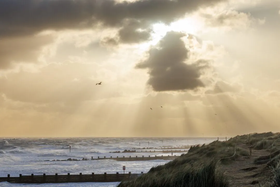 Horsey gap sunburst sky