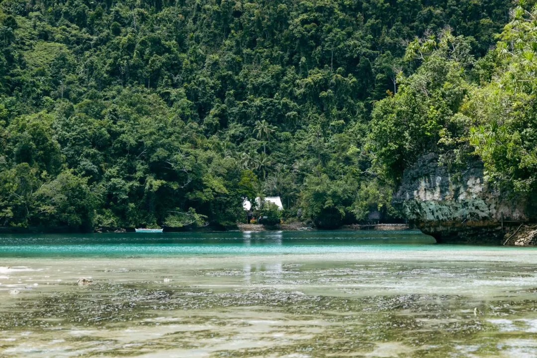 Lagoon cliffside house boat siargao