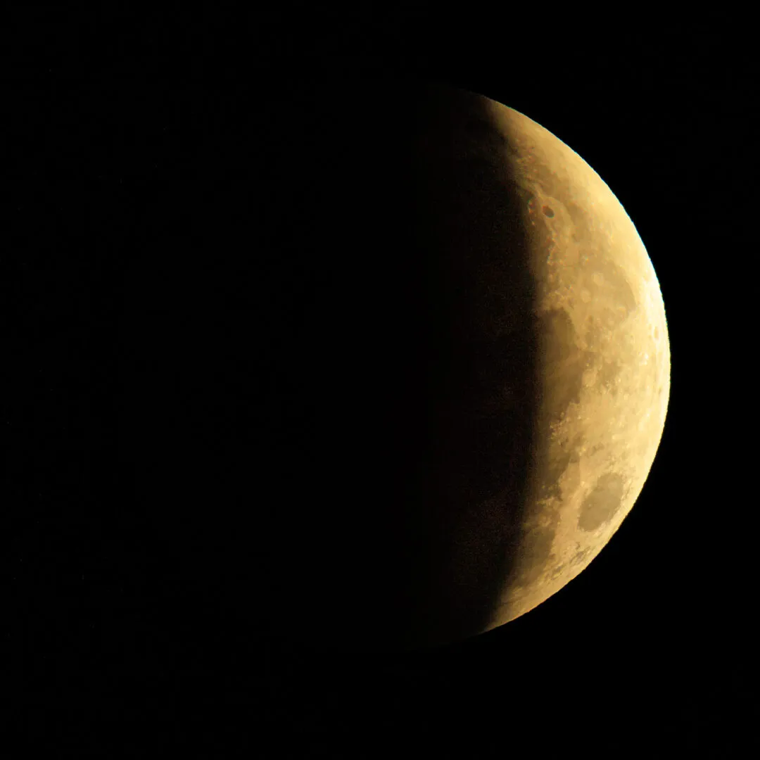 Lunar eclipse approaching its deepest, Portsdown Hill