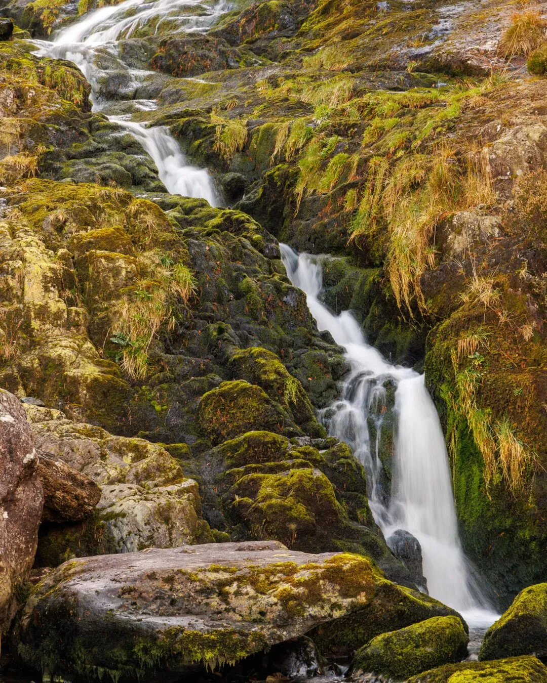 Snowdonia pont pen y benglog mossy cascade